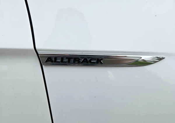 Volkswagen Passat cena 59900 przebieg: 221000, rok produkcji 2016 z Łobez małe 596
